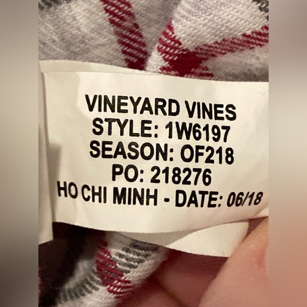 Vineyard Vine’s Men’s Long Sleeve Button Down Whale Shirt Red White Flannel - Picture 5 of 7